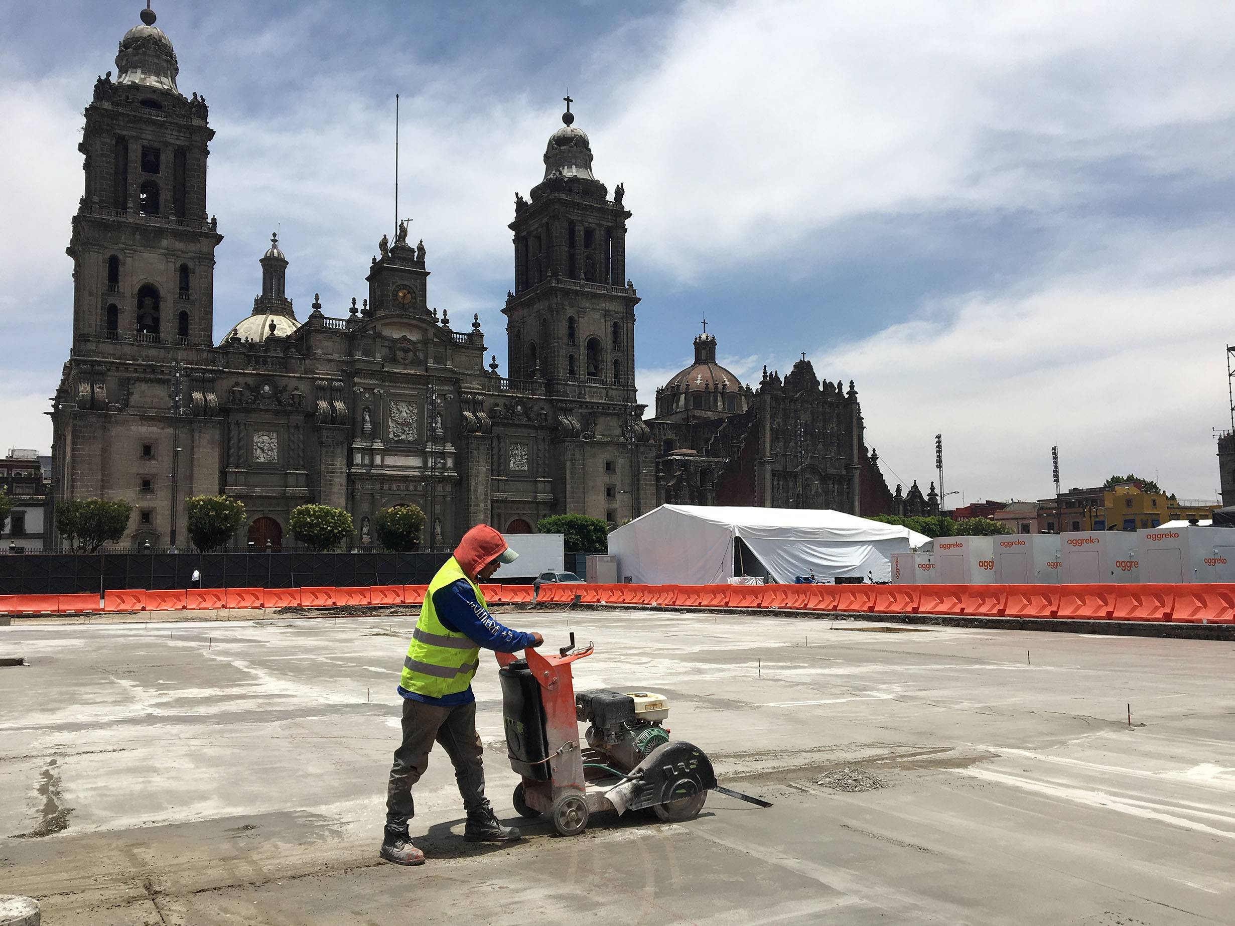 SOBSE RENOVACIÓN PLAZA DE LA CONSTITUCIÓN (11).JPG