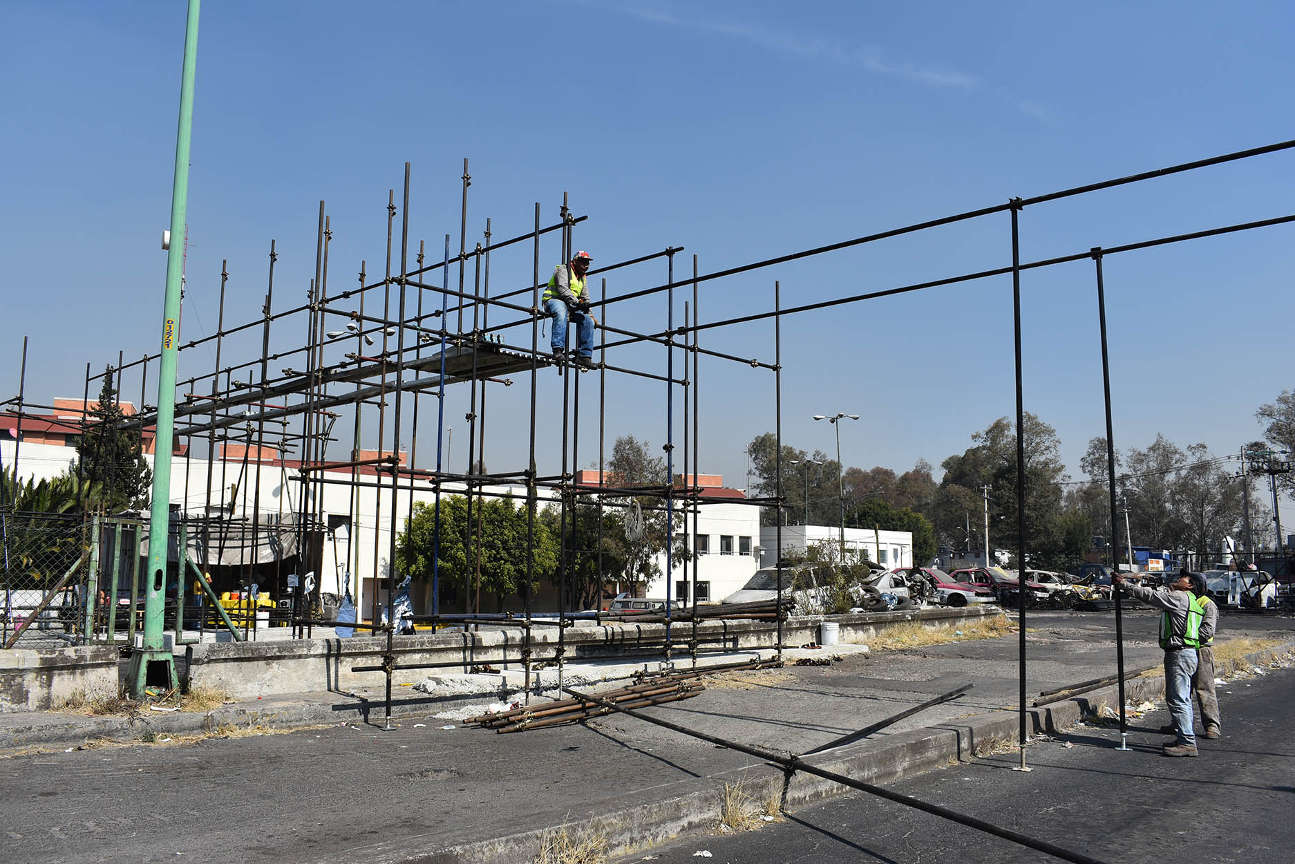 Colocación puentes peatonales 3.jpg