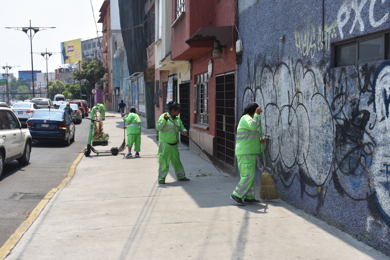 TRABAJADORES DE LIMPIA 01.jpg