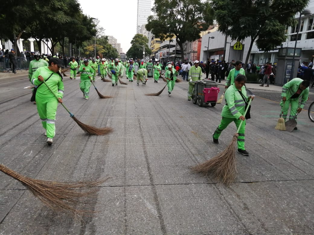 LIMPIA DESFILE REVOLUCIÓN 02.jpeg