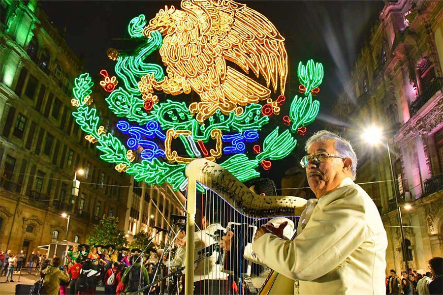 ENCABEZA CLARA BRUGADA MOLINA ENCENDIDO DE LUCES EN ZOCALO CAPITALINO COMO PARTE DE LOS FESTEJOS EN EL MES PATRIO_0006_S.jpg