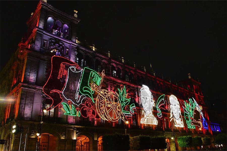 ENCABEZA CLARA BRUGADA MOLINA ENCENDIDO DE LUCES EN ZOCALO CAPITALINO COMO PARTE DE LOS FESTEJOS EN EL MES PATRIO_0009_S.jpg